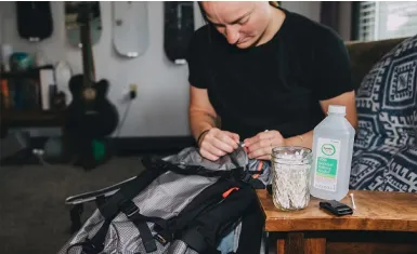 Уход за рюкзаком: советы по чистке и хранению - Robinzon.ua