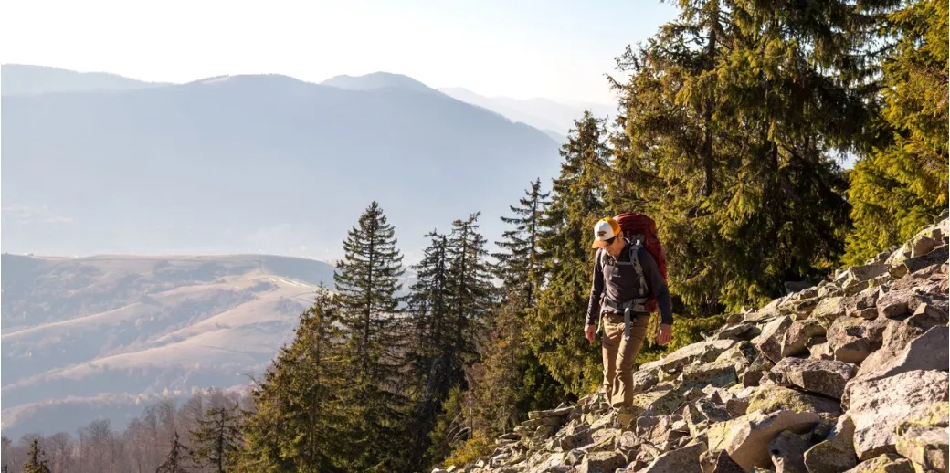 Що вдягнути у весняний похід: базові речі від взуття до кепки - 2 - Robinzon.ua