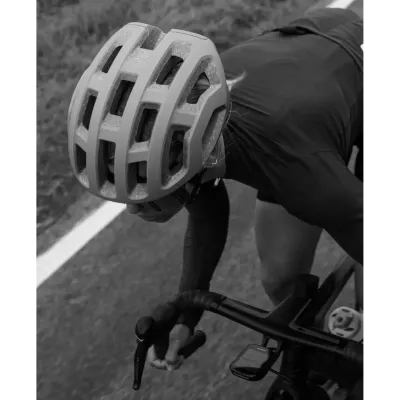 Шолом POC Ventral Lite Uranium Black/Hydrogen White Matt, L (PC 106938348LRG1) - 4 Шолом POC Ventral Lite Uranium Black/Hydrogen White Matt, L (PC 106938348LRG1) - 4 - Robinzon.ua