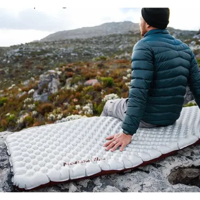 Надувний килимок Naturehike R Value: 5,8  розмір: 183 х 58 х 8 см світло-сірий CNH22DZ016 - 4 - Robinzon.ua