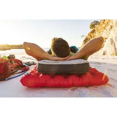 Надувна подушка с пухом Aeros Down Pillow Deluxe, 12х59х38см, Grey від Sea to Summit (STS APILDOWNDLXGY) - 5 Надувна подушка с пухом Aeros Down Pillow Deluxe, 12х59х38см, Grey від Sea to Summit (STS APILDOWNDLXGY) - 5 - Robinzon.ua