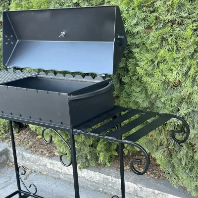 Мангал-барбекю Mzavod Гефест на 12 шампуров 4мм на дровнице - 6 Мангал-барбекю Mzavod Гефест на 12 шампуров 4мм на дровнице - 6 - Robinzon.ua