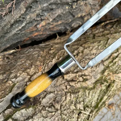 Двойной шампур Mzavod с деревянной ручкой 630х12х3мм двухцветный - 2 - Robinzon.ua