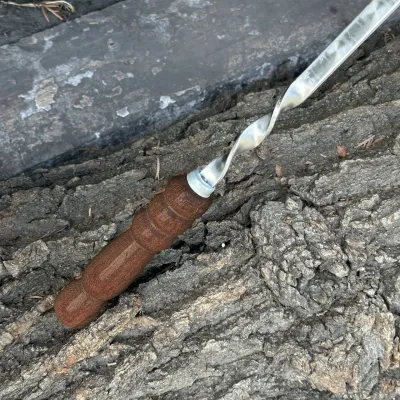 Шампур Mzavod с деревянной ручкой 740х12х3мм темный - 1 Шампур Mzavod с деревянной ручкой 740х12х3мм темный - 1 - Robinzon.ua