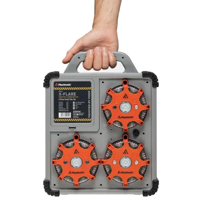 Комплект фонарей профессиональных Mactronic X-Flare (30 Lm) Red/Blue/Amber Recharg 12/220V (PSD0112) - 4 Комплект фонарей профессиональных Mactronic X-Flare (30 Lm) Red/Blue/Amber Recharg 12/220V (PSD0112) - 4 - Robinzon.ua