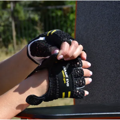 Перчатки для фитнеса и тяжелой атлетики Power System PS-2100 Basic EVO Black/Yellow Line XS - 4 Перчатки для фитнеса и тяжелой атлетики Power System PS-2100 Basic EVO Black/Yellow Line XS - 4 - Robinzon.ua