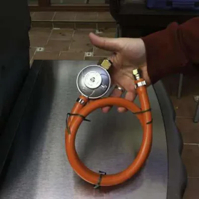 Редуктор с шлангом для газовых грилей Weber / Napoleon 40318402. - 1 - Robinzon.ua