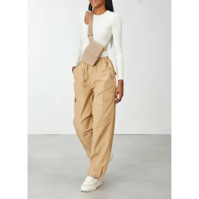 Плечова сумка LOST IN BERLIN ICED LATTE - 6 Плечова сумка LOST IN BERLIN ICED LATTE - 6 - Robinzon.ua