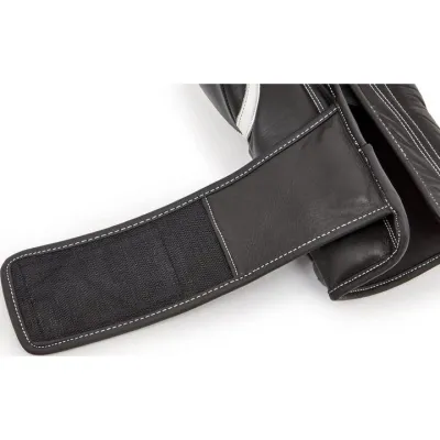 Мужские боксерские перчатки Reebok Combat Leather Boxing Gloves Черный, Белый 10 унций (RSCB-10010WH-10) - 4 Мужские боксерские перчатки Reebok Combat Leather Boxing Gloves Черный, Белый 10 унций (RSCB-10010WH-10) - 4 - Robinzon.ua