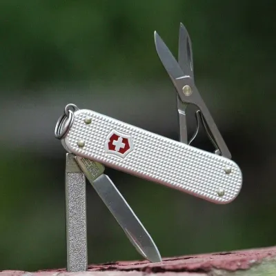 Складной нож Victorinox Classic SD Vx06221.26 - 4 - Robinzon.ua