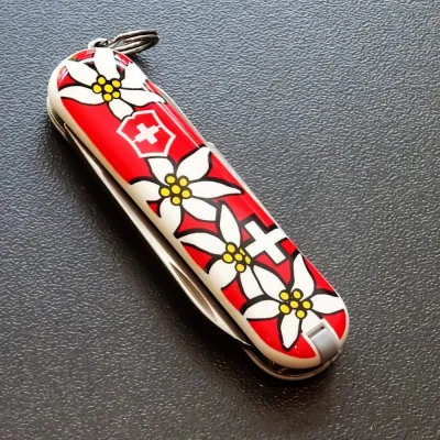 Розкладний ніж Victorinox Classic SD Vx06223.840 - 2 - Robinzon.ua