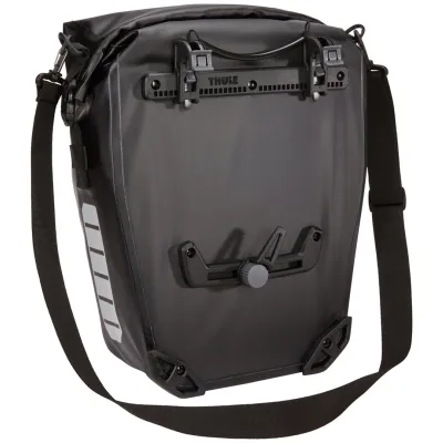 Велосипедна сумка Thule Shield Pannier 17L (Black) (TH 3204208) - 7 - Robinzon.ua