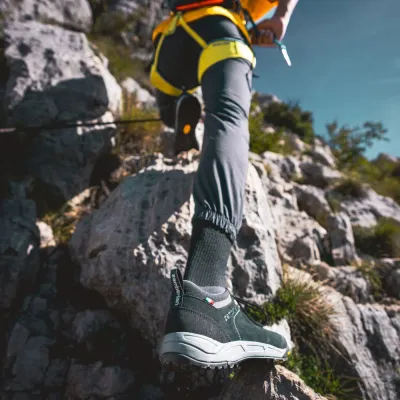 Кросівки унісекс Zamberlan 228 THE NOSE RR 38 - сірий/червоний, трекінгові - 006.4731 - 8 Кросівки унісекс Zamberlan 228 THE NOSE RR 38 - сірий/червоний, трекінгові - 006.4731 - 8 - Robinzon.ua