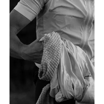 Чоловіча вітровка POC Pro Thermal Jacket, Uranium Black, M (PC 523151002MED1) - 3 Чоловіча вітровка POC Pro Thermal Jacket, Uranium Black, M (PC 523151002MED1) - 3 - Robinzon.ua