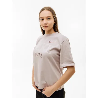 Женская Футболка Nike W TEE CLASSICS BOXY Бежевый XS (7dFQ6600-019 XS) - Robinzon.ua