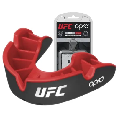 Капа боксерская OPRO Silver UFC Hologram взрослая (возраст 11+) Black/Red (ufc.102514001) - Robinzon.ua
